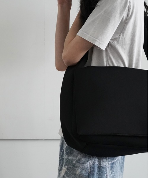 Mr.FEAST（ミスターフィースト）の「Mr.FEAST FLAP SHOULDER BAG