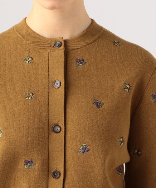 caban（キャバン）の「□コットンカシミヤ エンブロイダリークルー