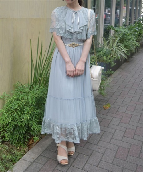 axes femme（アクシーズファム）の「ケープ風チュールワンピース