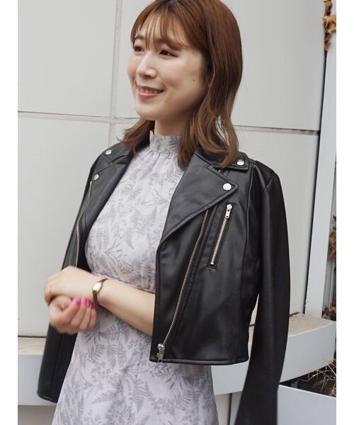 MERCURYDUO（マーキュリーデュオ）の「コンパクトフェイクレザー