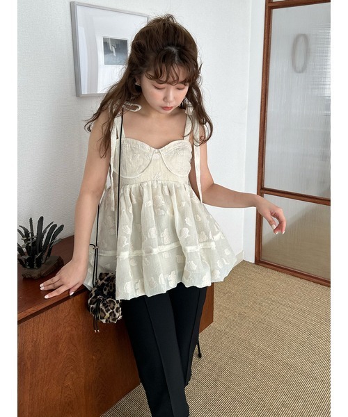 LILY BROWN（リリーブラウン）の「シアージャガードペプラムトップス