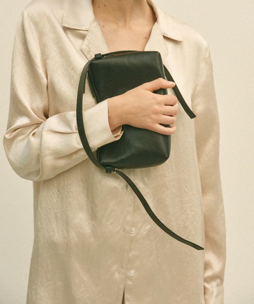 ENOF（イナフ）の「leather mini bag（ハンドバッグ）」 - WEAR