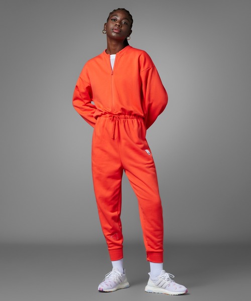 adidas（アディダス）の「バレンタインデー ジャンプスーツ