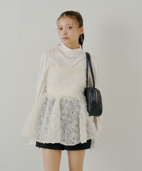 Chico（チコ）の「【SALON by Chico】ローズチュールペプラムブラウス