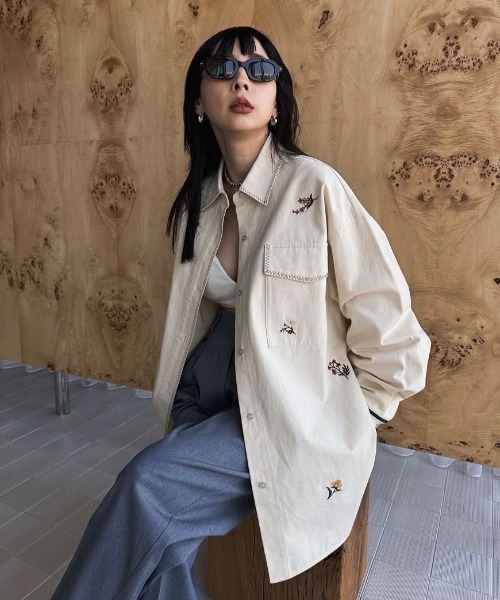 Ameri（アメリ）の「SMALL FLOWER OVER SHIRT（シャツ/ブラウス）」 - WEAR