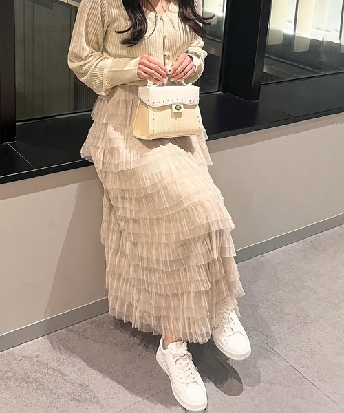 軽量】ビジュー付きコートスニーカー（スニーカー）｜+diana（プラス