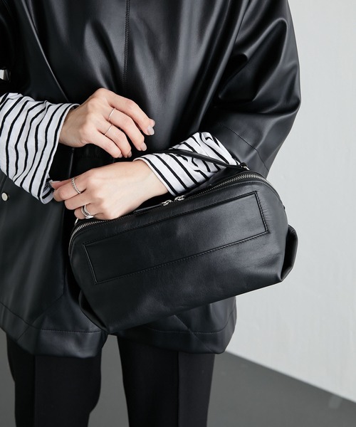 ear PAPILLONNER（イアパピヨネ）の「【牛革】レザーボックス