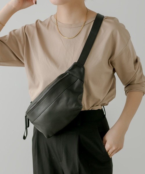 ear PAPILLONNER（イアパピヨネ）の「《牛革》ボディバッグ/ウエスト