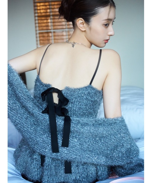 FRAY I.D（フレイアイディー）の「ラメフェザーニットペプラムキャミ