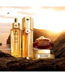 GUERLAIN（ゲラン）の「アベイユ ロイヤル ダブルR セロム コフレ