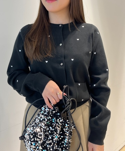 Apuweiser-riche（アプワイザーリッシェ）の「ハート刺繍カーデプル