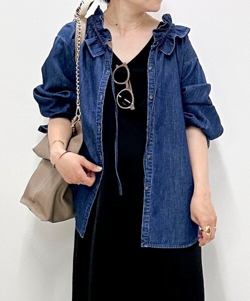 Rie Miller（リエミラー）の「フリルギャザーデニムブラウス（シャツ