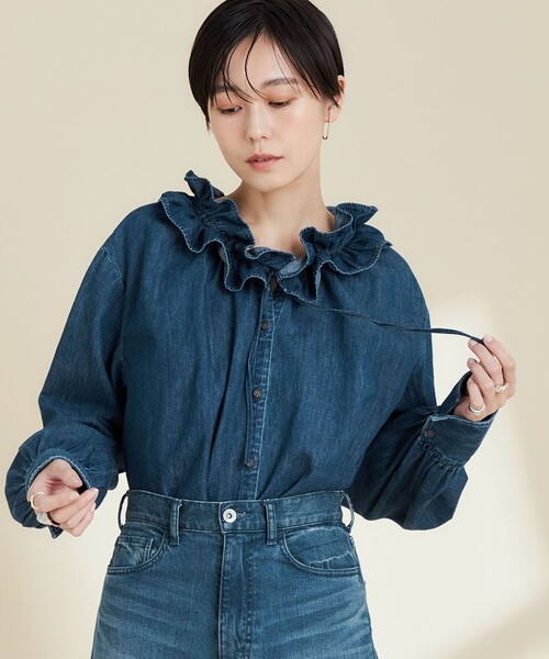 Rie Miller（リエミラー）の「フリルギャザーデニムブラウス（シャツ