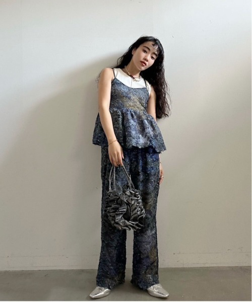 Ameri（アメリ）の「MEDI RACHEL FLUFFY ART CAMISOLE（キャミソール