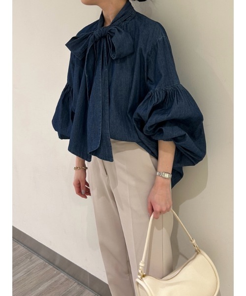 Mila Owen（ミラオーウェン）の「ボウタイ付き袖ボリュームデニム