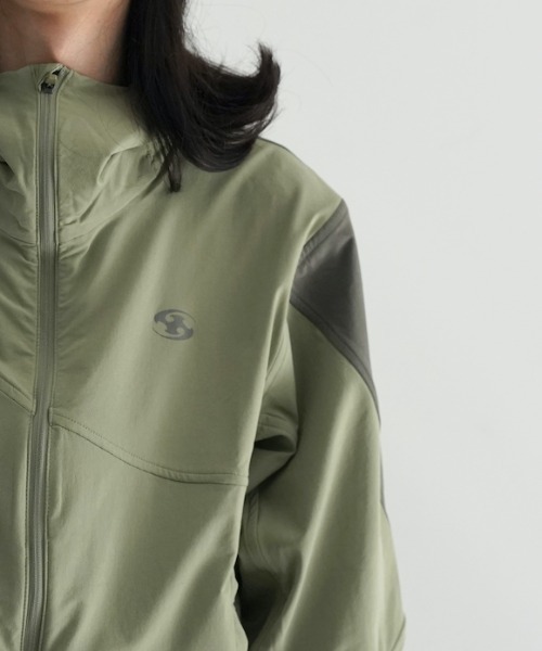 SAN SAN GEAR（サンサンギア）の「SAN SAN GEAR INSULATION HOODIE