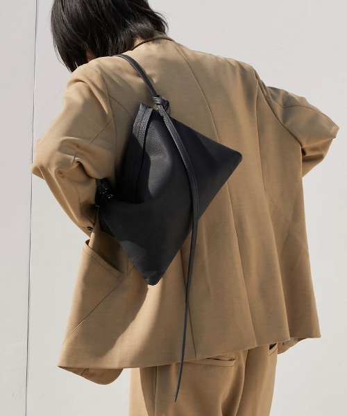 ITTI（イッチ）の「【LA PEAU DE GEM×ITTI】ショルダーレザーバッグ