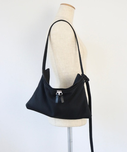 ITTI（イッチ）の「【LA PEAU DE GEM×ITTI】ショルダーレザーバッグ