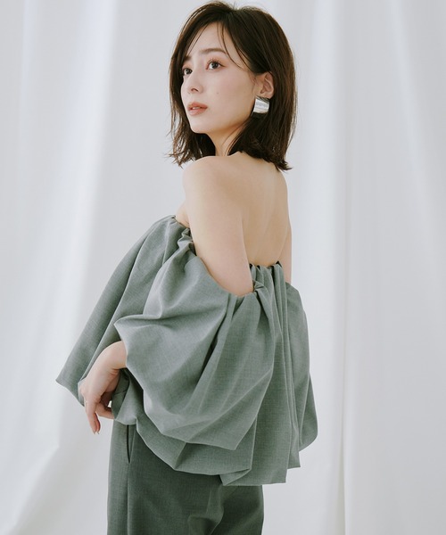 anuans（アニュアンス）の「ボリュームバルーントップス（シャツ