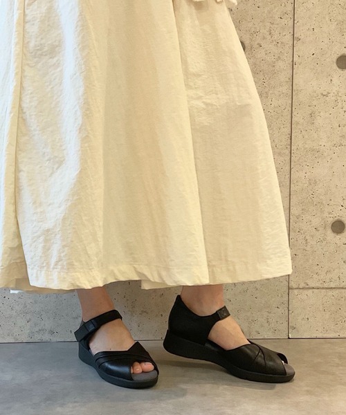 日本製／本革／軽量／3E幅】ふかふかポコポコインソール クロスバー