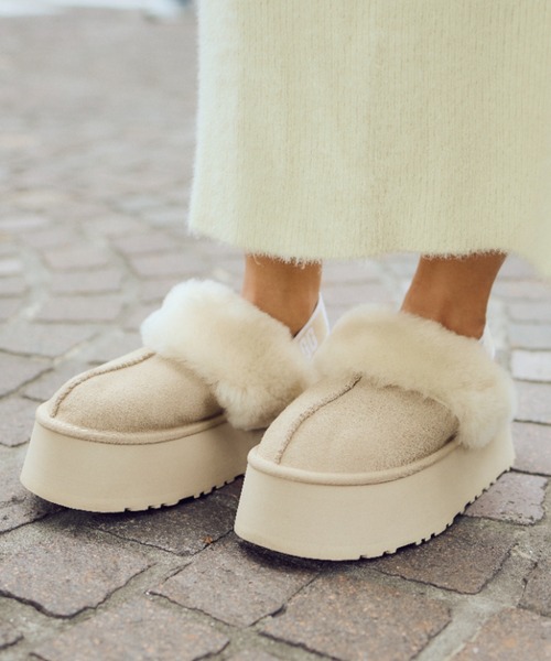 UGG（アグ）の「W FUNKETTE 1113474-MDSD（サンダル）」 - WEAR