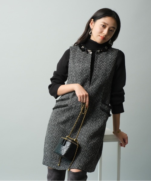 JUSGLITTY（ジャスグリッティー）の「ビジューネックツィード