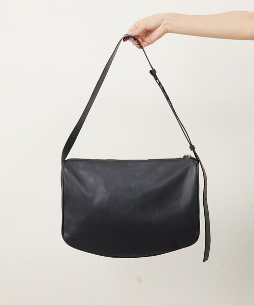 ear PAPILLONNER（イアパピヨネ）の「《本革/470g》スワロ―マチ