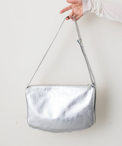 ear PAPILLONNER（イアパピヨネ）の「《本革/470g》スワロ―マチ