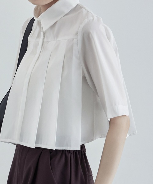 etoll.（エトル）の「タックプリーツクロップドシャツ（シャツ