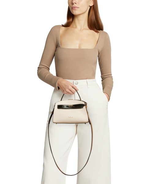 FURLA（フルラ）の「FURLA MARGHERITA MINI TOP HANDLE（ショルダー