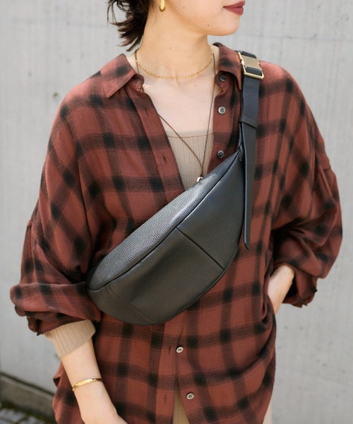 RIVE DROITE（リヴドロワ）の「カーブボディバッグ（ボディバッグ