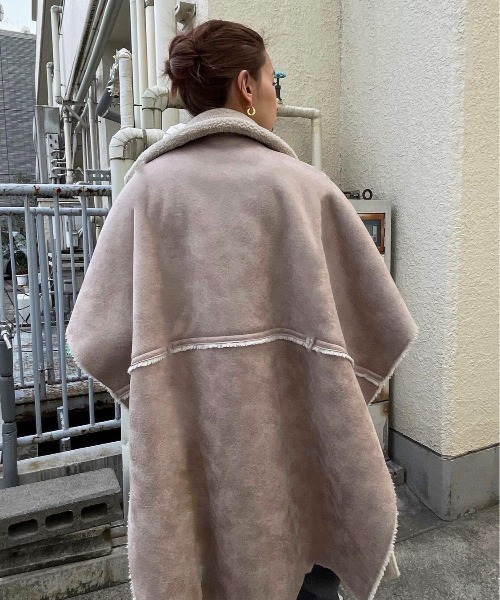 Ameri（アメリ）の「REVERSIBLE BOA PONCHO COAT（ポンチョ）」 - WEAR