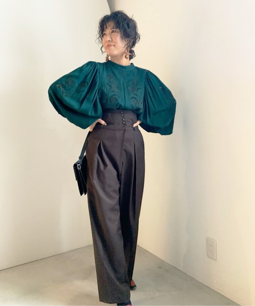 Ameri（アメリ）の「LADY EMBROIDERY PUFF BLOUSE（シャツ/ブラウス