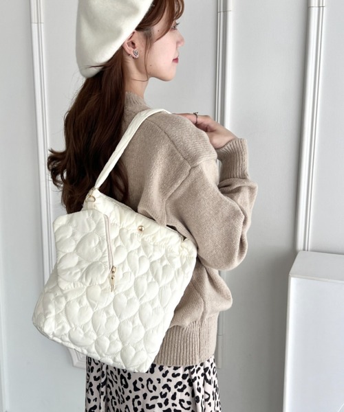 Loueme（ルエム）の「ポーチ付きハートキルティングワンハンドルバッグ