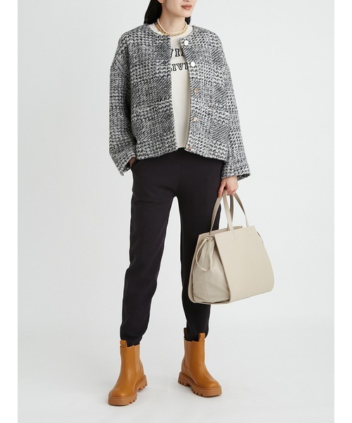 Mila Owen（ミラオーウェン）の「ノーカラーコクーン金釦ブレザー