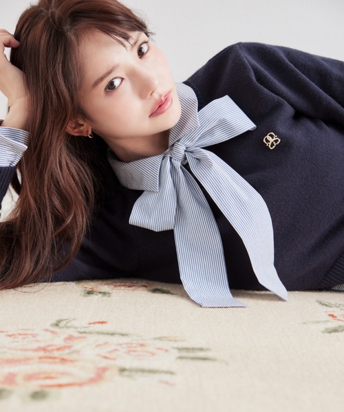 SNIDEL（スナイデル）の「リボンワンポイントロゴシャツ（シャツ