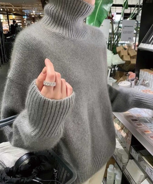 CADBURY（キャドバリー）の「タートルネックモヘアプルオーバールーズ