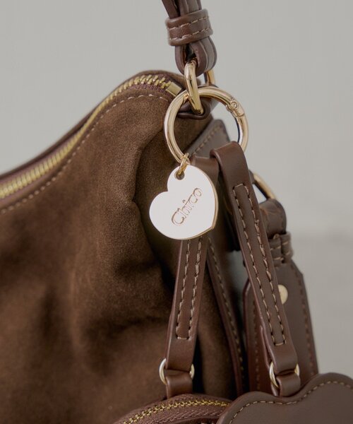 ポーチチャーム付きスエードコンビボストンバッグ（ボストンバッグ