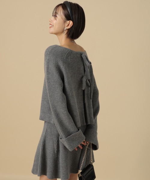 Apuweiser-riche（アプワイザーリッシェ）の「バックリボンミニニット