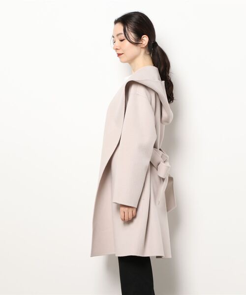 allureville（アルアバイル）の「カシミヤ混リバーフーディーコート