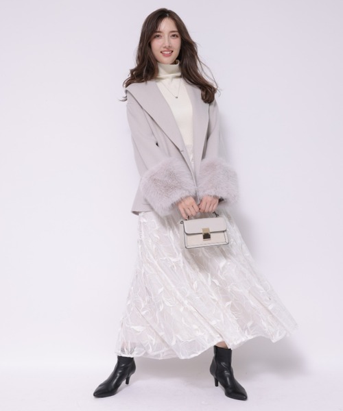 Apuweiser-riche（アプワイザーリッシェ）の「袖ファーショートリバー