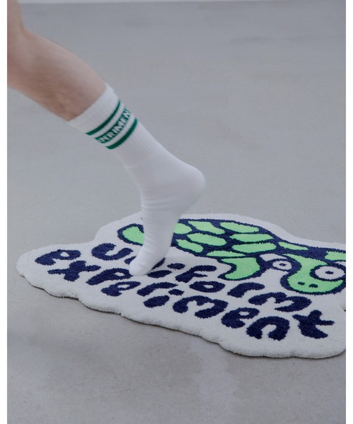 uniform experiment（ユニフォームエクスペリメント）の「INSANE RUG