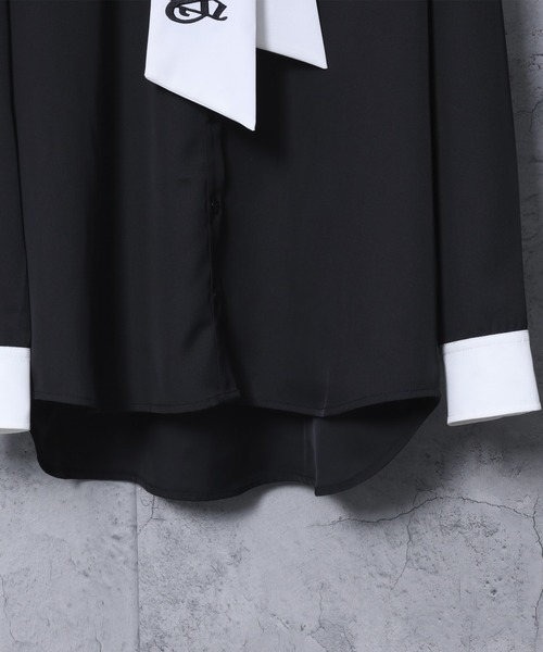 Amilige（アミリージュ）の「刺繍リボンネクタイ付きバイカラーシャツ