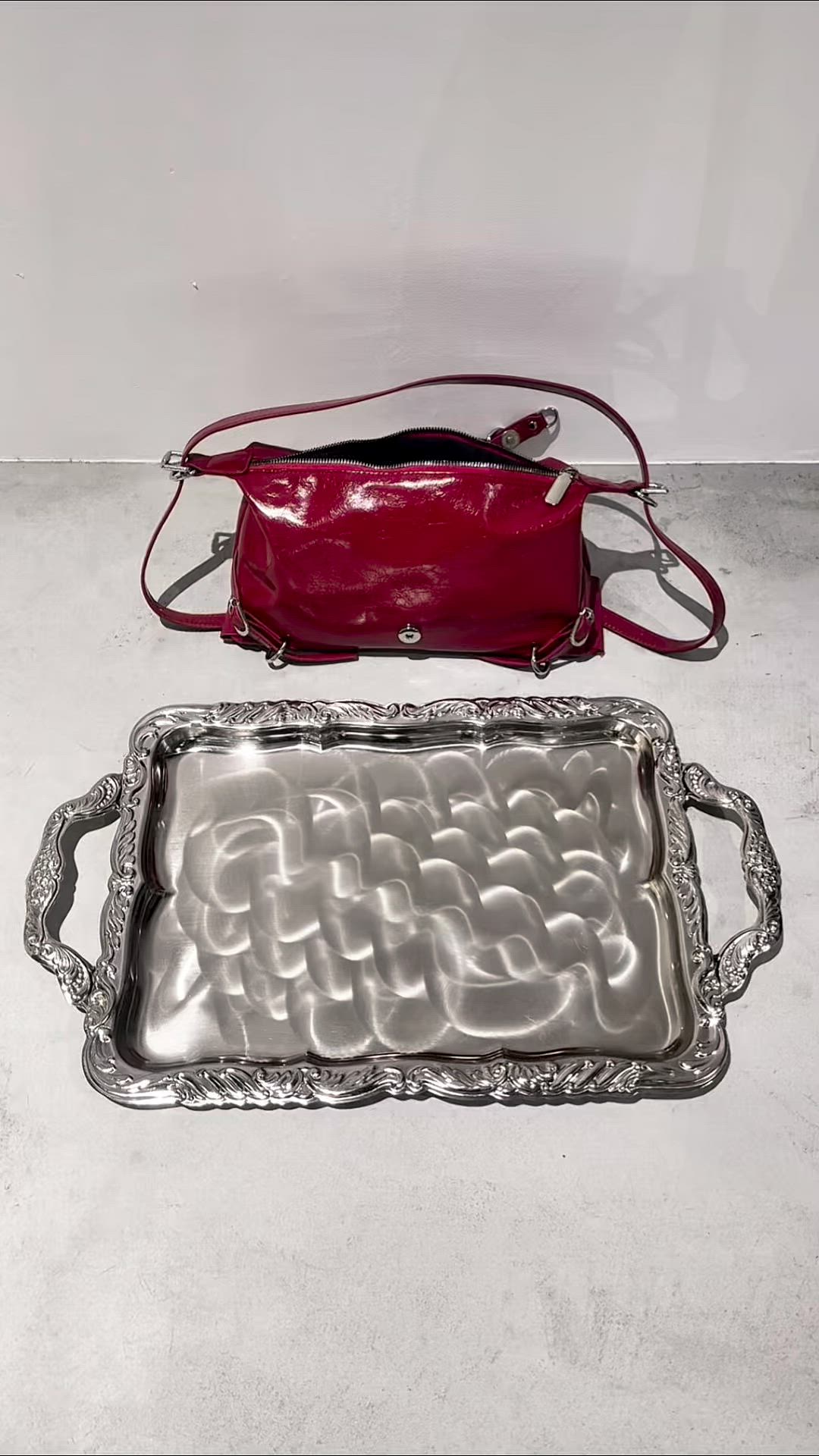 セール】パテントレザーライク ミディアムショルダーバッグ / Le reve