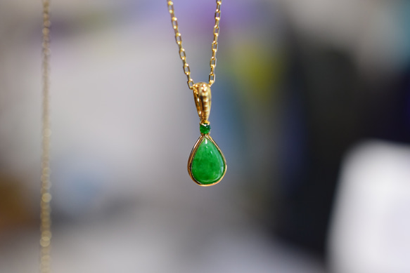 a07 受注製作 k18金ゴールド ミャンマー産 陽緑 本翡翠 ヒスイ