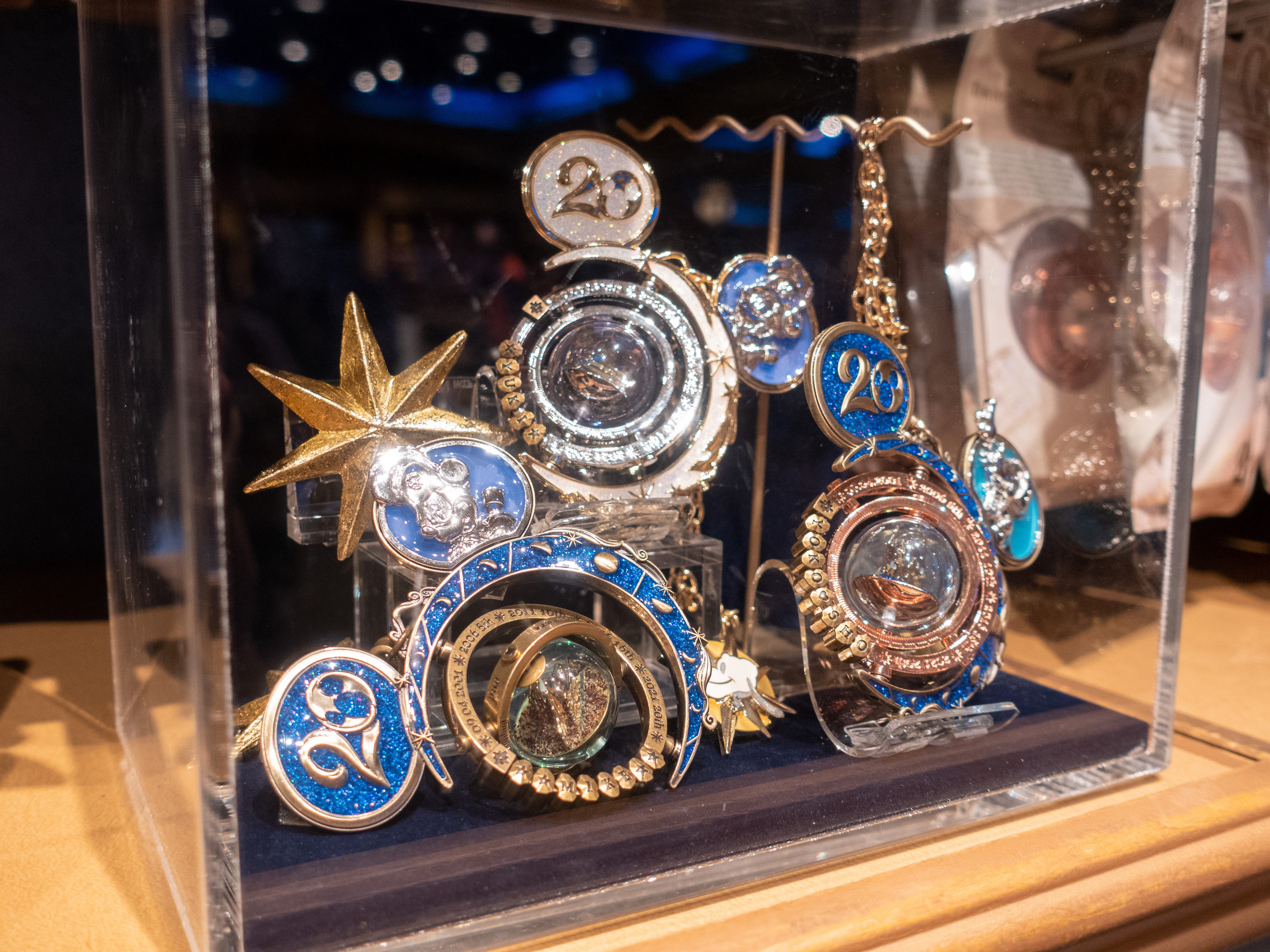 販売終了】クリスタルスフィアが登場！ディズニーシー20周年の