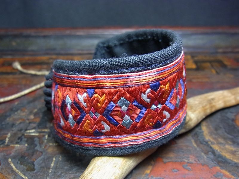 苗族手刺繍ベビーキャリア布・花文様・1980年代ヴィンテージ 苗族手