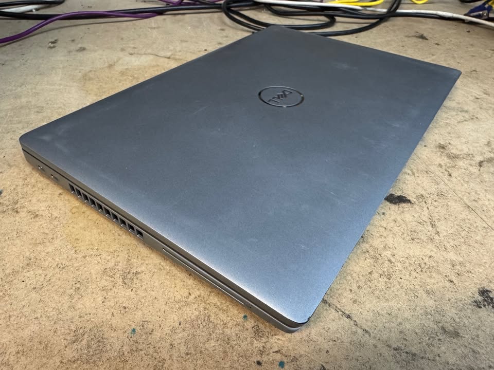 Dell Latitude 5520 Laptop Computer 11th Gen Intel Core i5 - 16GB