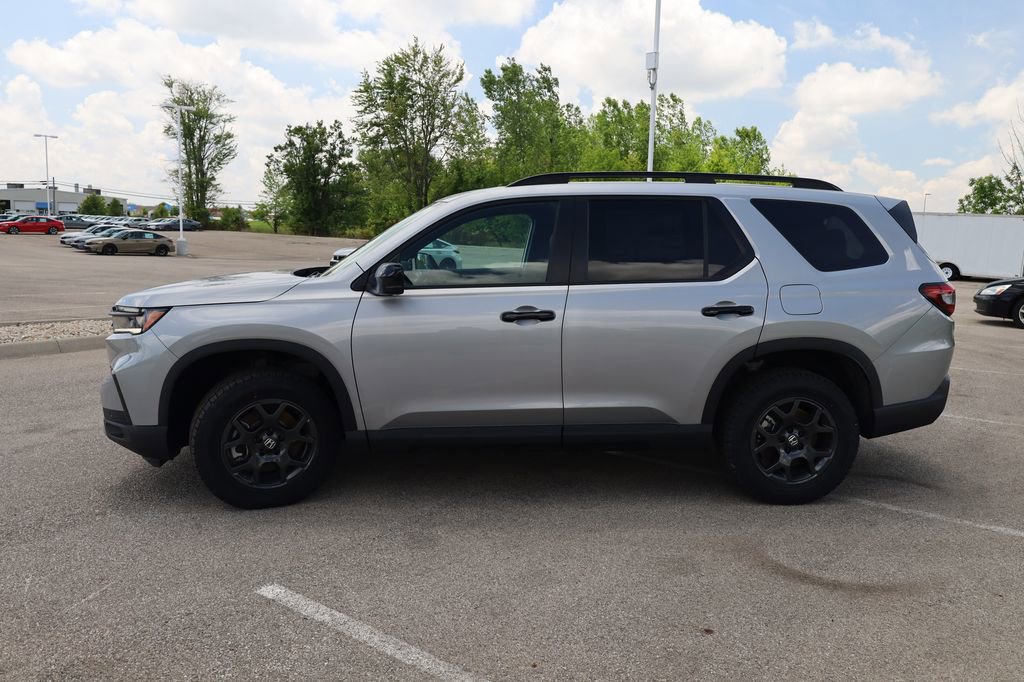 New Lunar Silver Metallic 2025 Honda Pilot TrailSport AWD for Sale