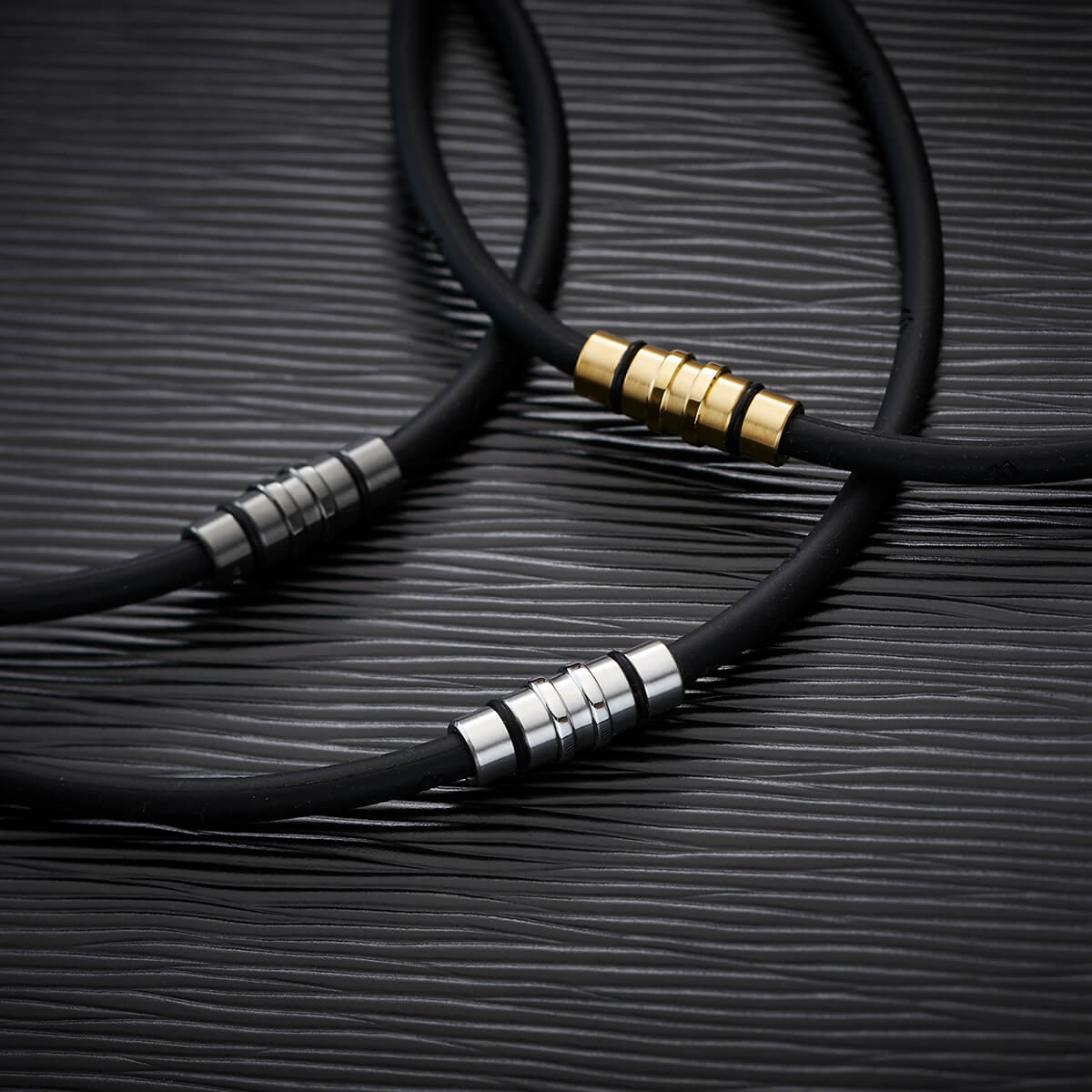 コラントッテ ネックレス クレスト 【プレミアムカラー】 | 磁気